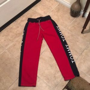 TOMMY HILFIGHER STRAIGHT LEG SWEATPANTS!!